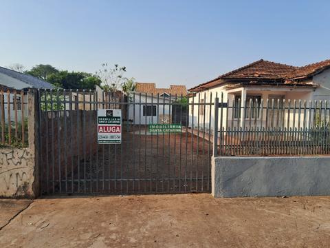 Casa para alugar em Maringá, Zona 07, com 2 quartos, com 40 m²